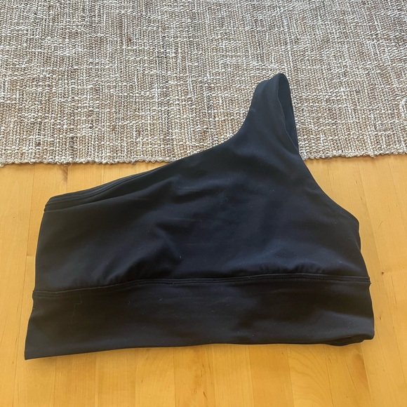 Lululemon sports bra - Picture 3 of 4